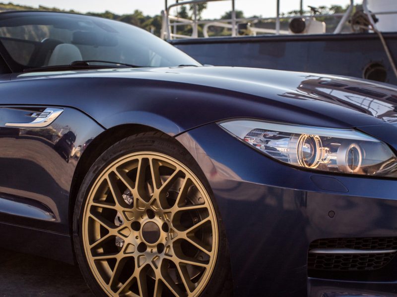 black-business-class-sedan-with-design-wheel